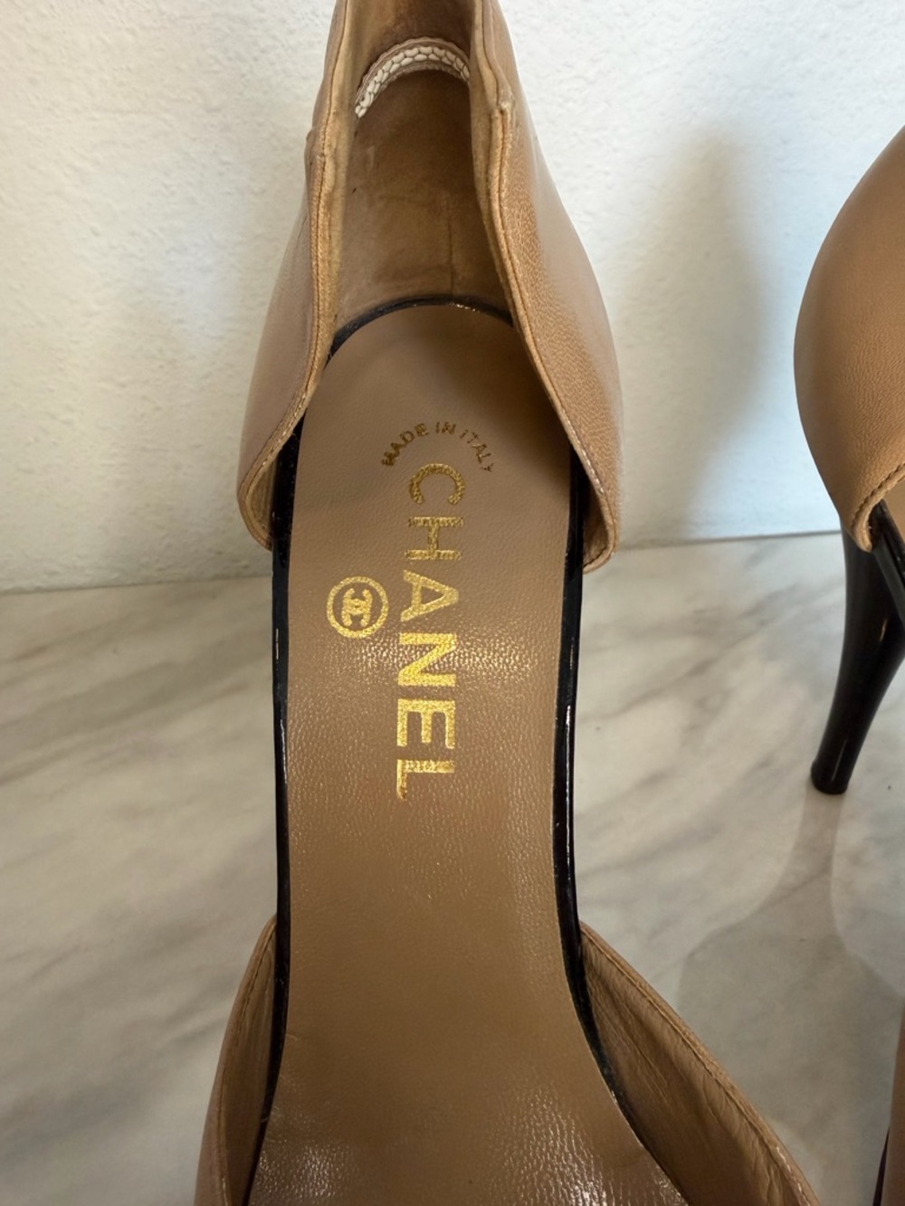 Chanel classic color– Beige/Black Leather – Size 38 - Picture 3 of 9